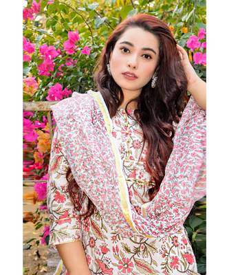Nerine Floral Chanderi Suit Set 3