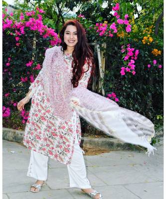 Nerine Floral Chanderi Suit Set 4