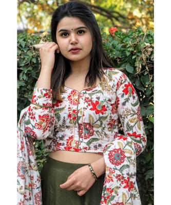 Olive Green Floral Bageecha Lehnga Set 4