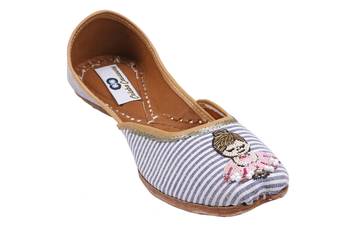 white solid ethnic women footwear 3