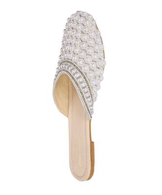 White solid ethnic women footwear 3