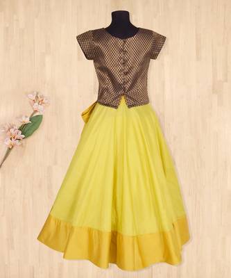 black woven brocade kids lehenga choli 1