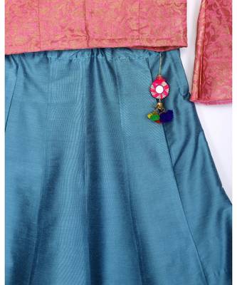 pink woven brocade kids lehenga choli 4