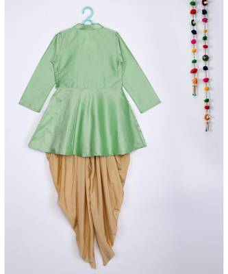green plain crepe kids salwar suit 2