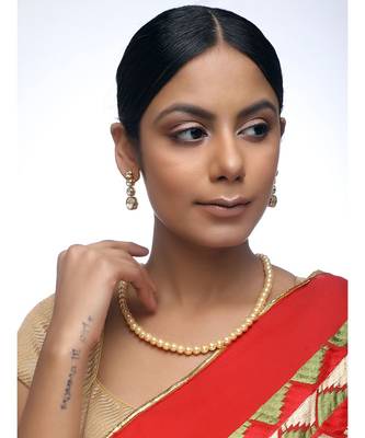 Gold Pearl Neckpiece With Studs 1