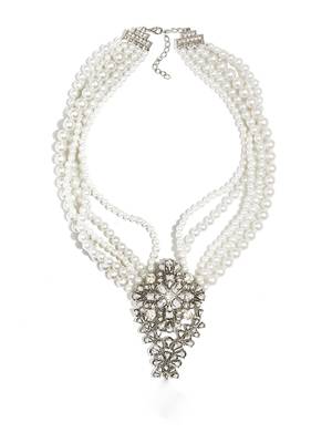 White Pearl Necklaces 1