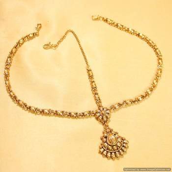 Beautiful Gold Look Pear Shaped Bridal Maang Tikka 1