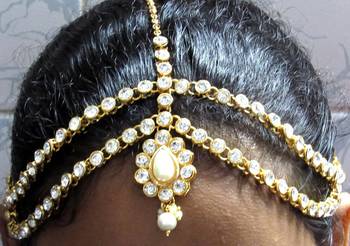 White cubic zirconia maang tikka 3