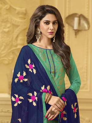 Green embroidered banarasi cotton kameez with dupatta 2