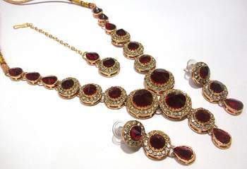 Maroon Color Stone Round Necklace set 1