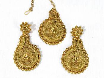 Gold cubic zirconia maang tikka 1