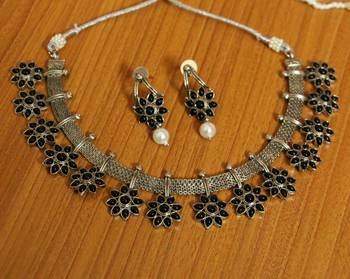 Black Necklace Sets 1