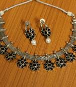 Black Necklace Sets