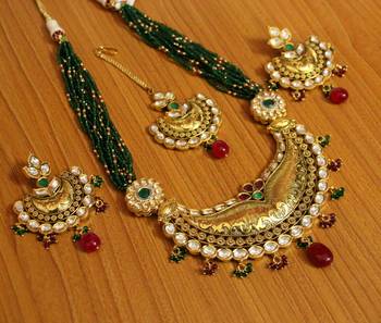 Green Ruby       Necklace Sets 1