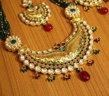 Green Ruby       Necklace Sets 2