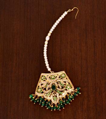 Emerald Embellished Gold Plated Designer Jadau Maang Tikka 1