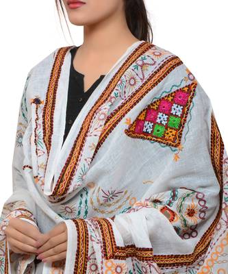 Women's Pure Cotton Real Mirrorwork & Hand Embroidery Dupatta (Kutchi Trikon) White - TKN02 4