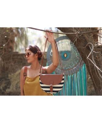 Saddle stripes sling 1
