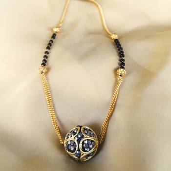 Gold mangalsutra 1