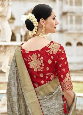 Grey Woven Silk Blend Saree With Blouse 2