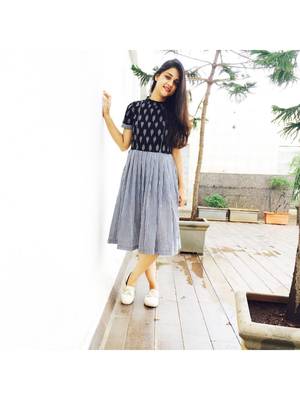 Black & white Fusion of ikat and checks 1