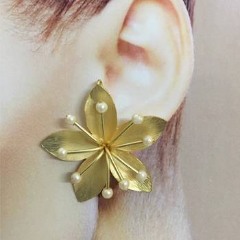 Gold earrings 2