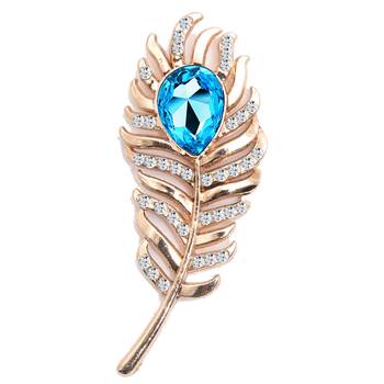 Gold brooch 1