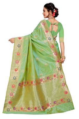 Green woven banarasi saree with blouse 4