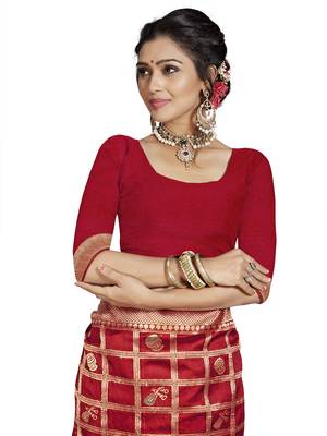 Maroon woven banarasi saree with blouse 3