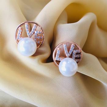 Gold earrings 4