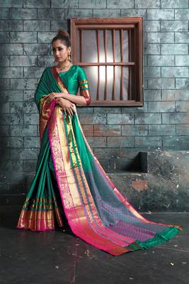Green woven art silk saree with blouse 4