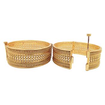 Gold bangles-and-bracelets 1