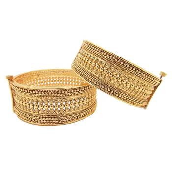 Gold bangles-and-bracelets 3