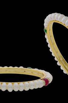 NATURAL FRESH WATER PEARLS BANGLES