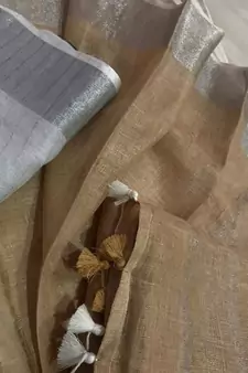 Brown Hand Woven Linen Saree With Blouse