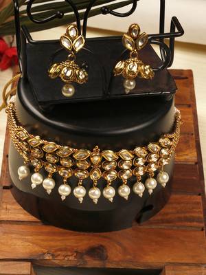 Gold necklaces 1