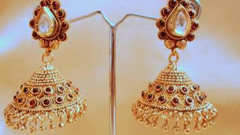 Gold Agate Jhumkas 1