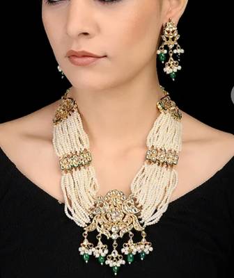 Golden Semi Precious Beads Kundan And Pearl Wedding  Necklace Sets 1
