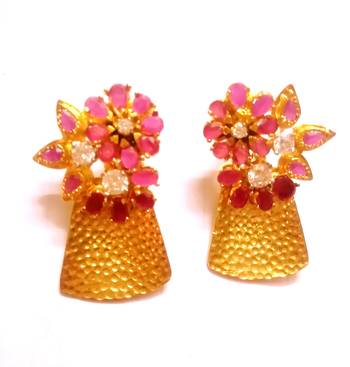Gold Agate Danglers 1