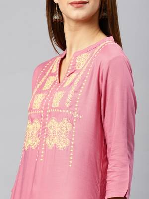 Pink embroidered rayon kurta 4