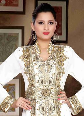 White embroidered georgette islamic kaftans With Sun-proof hijab 2
