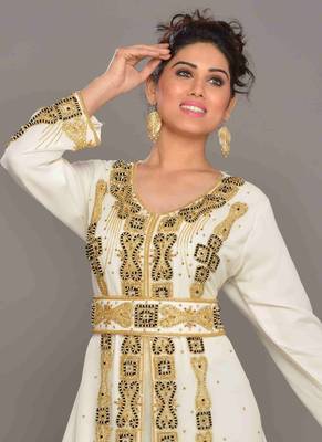 White embroidered georgette islamic kaftans With Sun-proof hijab 2