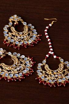 Maroon Beaded Kundan Embellished Earrings cum Maang Tikka Set