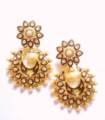 Gold Agate Earrings 1