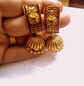 Gold Pearl Earrings 1