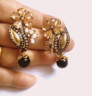 Gold Pearl Earrings 1