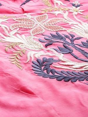 Onion-pink embroidered chanderi kurta 2