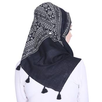 Black printed cotton hijab 2