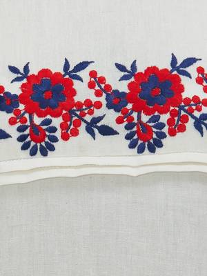 Off-white embroidered cotton kurti 4