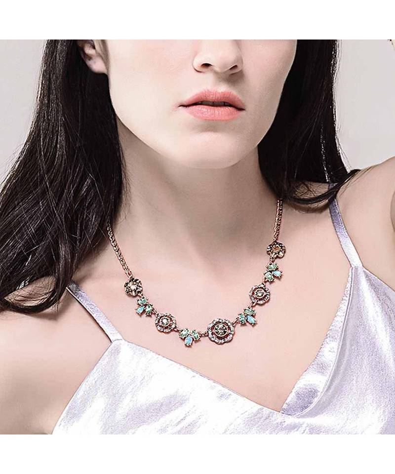 Flory Rhinestone Necklace